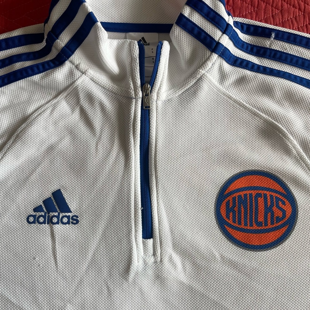 New York Knicks Pregame Warm Up Top Size Small - Picture 2 of 6